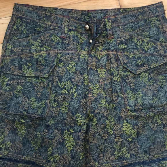 Clothes - Picture 2 of 5